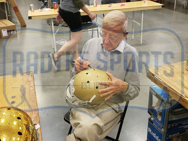 Lou Holtz Signed Notre Dame Fighting Irish Schutt Full Size NCAA Helmet - Image 2
