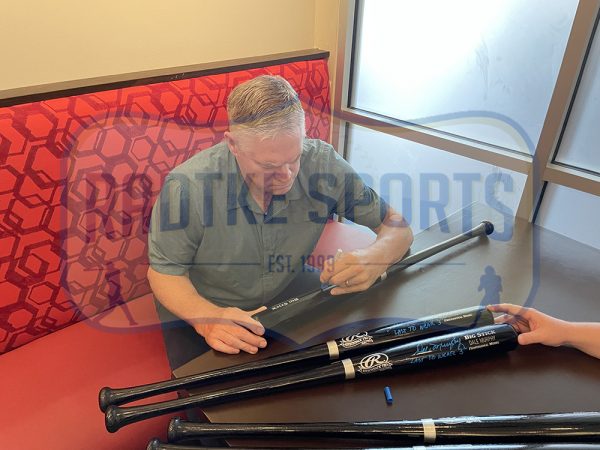 Dale Murphy Signed Atlanta Braves Rawlings Big Stick Black MLB Bat With "Last to Wear#3" Inscription - Image 3