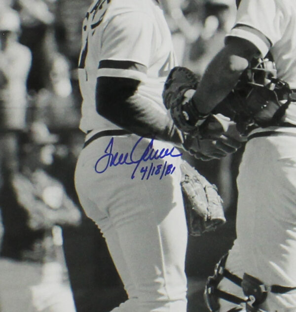 Tom Seaver Signed Cincinnati Reds Framed 16x20 B&W 3000th K MLB Photo - Image 2