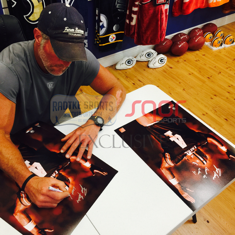 Brett Favre Autographed/Signed Green Bay Packers Iconic 16x20 NFL Photo with "Last to Wear 4" Inscription - LE of 44-626