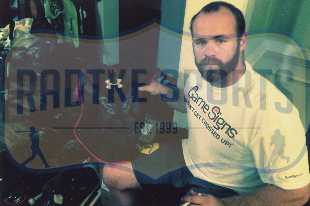 Evan Gattis Signed Game Used Red & Navy Under Armor Catchers Gear with "El Oso Blanco” & "2014 Game Used" Inscription - Image 12