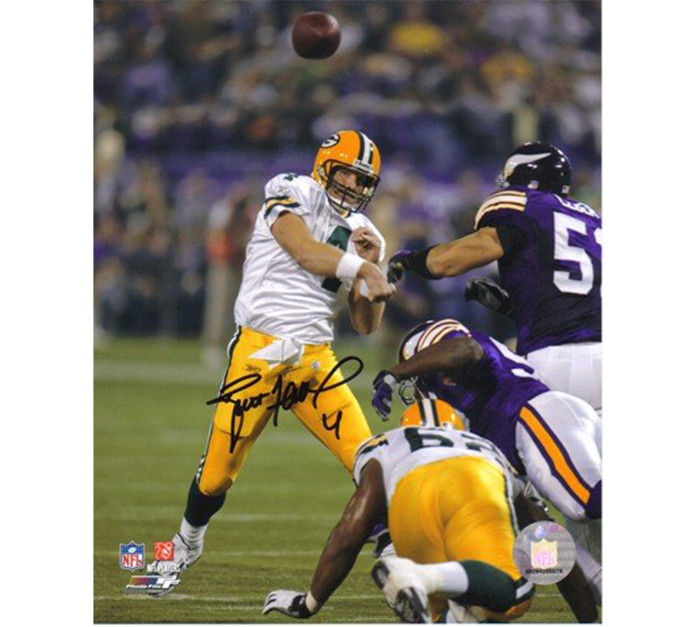 Brett Favre Signed Green Bay Packers Unframed 16x20 NFL Photo - 421st Touchdown