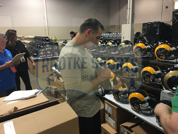 Kurt Warner Signed Los Angeles Rams Throwback Full Size Helmet with "HOF 17" Inscription-22018