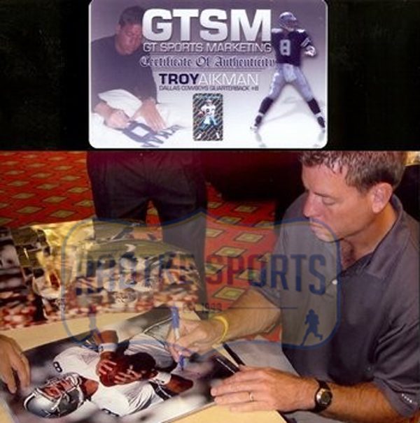 Troy Aikman Signed Dallas Cowboys Framed 16x20 NFL Photo - Dropping back -26385