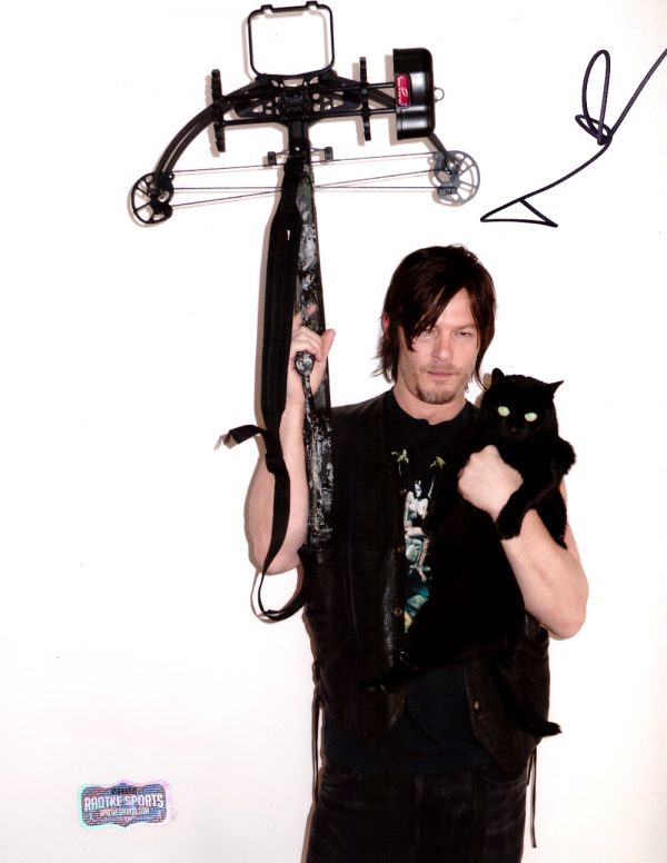 Norman Reedus Signed The Walking Dead 8x10 Photo "Daryl" With Crossbow and Cat-0