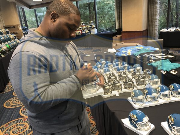 Maurice Jones-Drew Signed Jacksonville Jaguars Speed AMP NFL Mini Helmet With "11,111 Yds & 79 Tds" Inscription - Image 3