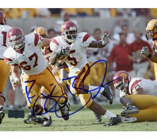 Reggie Bush Signed USC Trojans Unframed 8x10 NCAA Photo - Heisman Pose