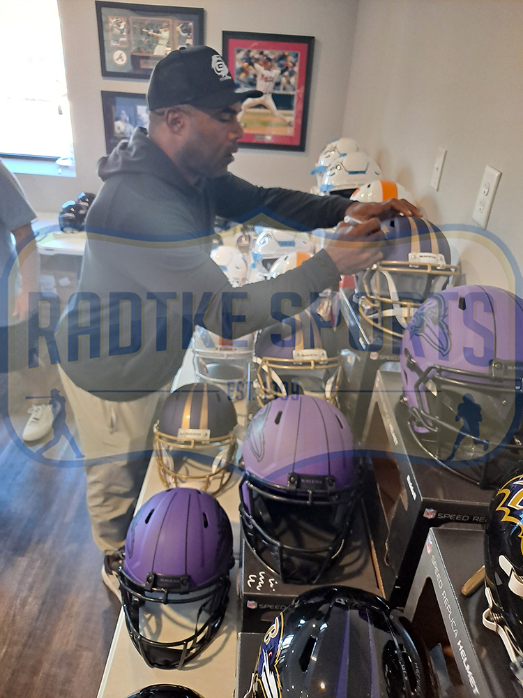 Jamal Lewis Signed Baltimore Ravens Speed Full Size Alternate Purple NFL Helmet With "2k Rusher" Inscription - Image 2