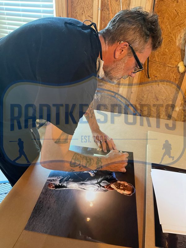 Jeffrey Dean Morgan Signed The Walking Dead Unframed 16x20 Photo - Glenn with "Negan" Inscription - Image 3
