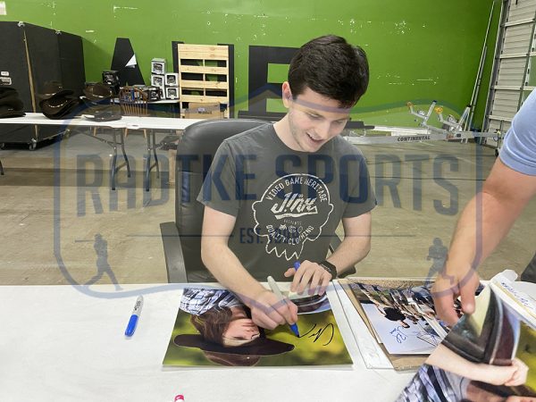 Chandler Riggs Signed The Walking Dead Unframed 11x14 Photo Close Up With Carl Inscription - Image 3
