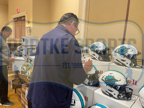 Dan Marino Signed Miami Dolphins Speed Flex Authentic Lunar NFL Helmet with 3 Inscriptions - Image 5