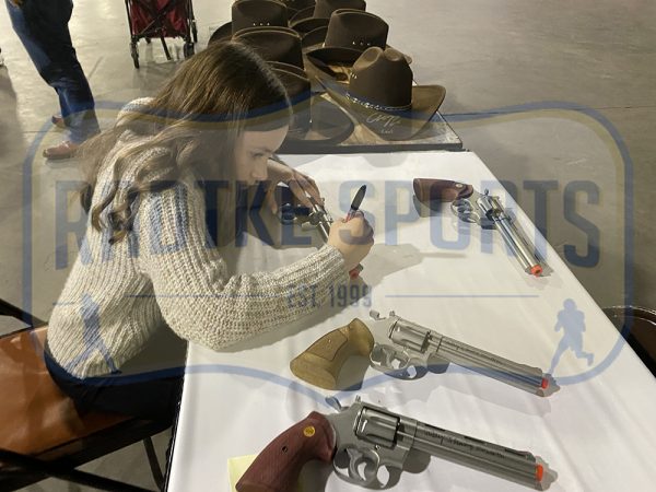 Cailey Fleming Signed The Walking Dead Airsoft Revolver With "Judith" Inscription - Image 3