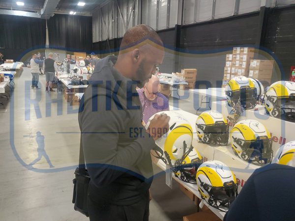 Multi-Player Signed Los Angeles Rams Speed Authentic Lunar NFL Helmet with 4 Signatures - Image 6