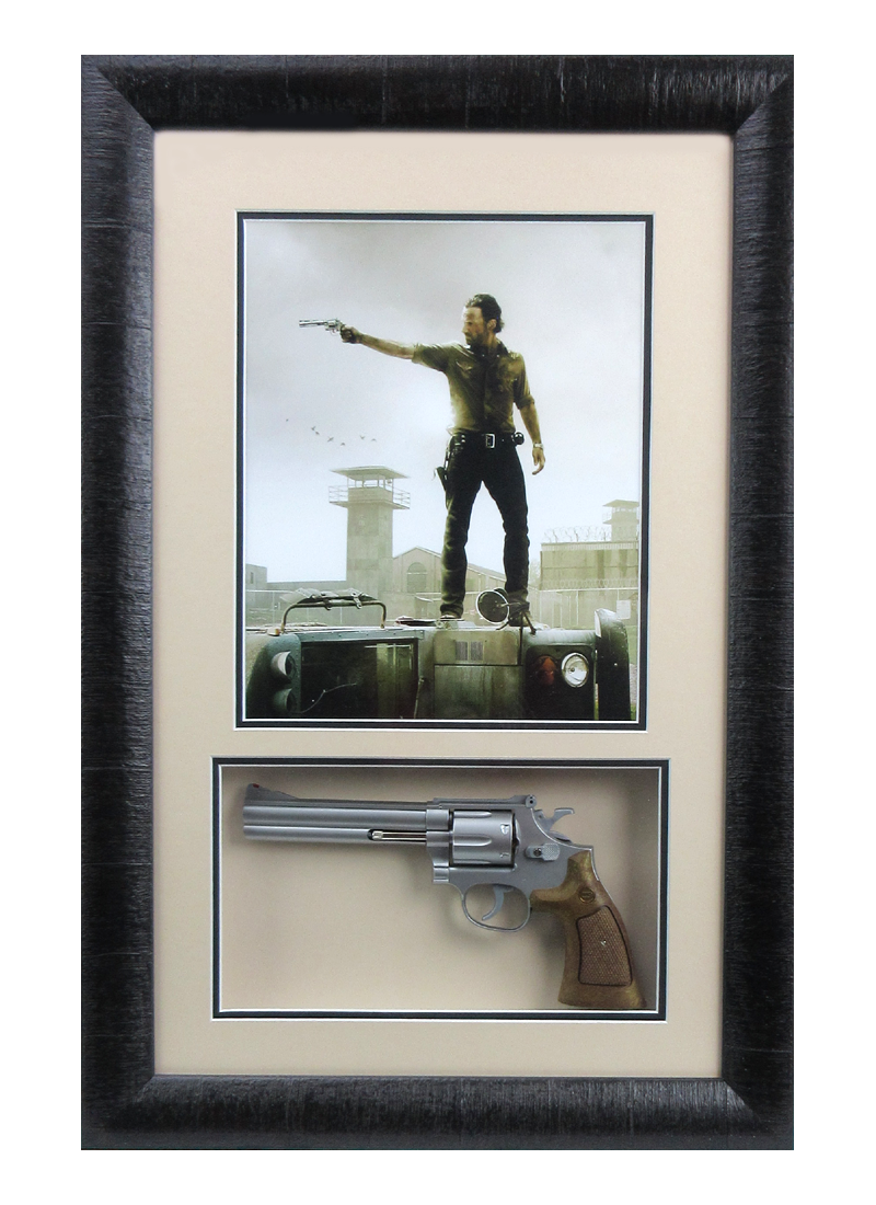 Rick Grimes Rivolver The Walking Dead Framed Rick Grimes Colt Revolver Replica Prop-0 ...