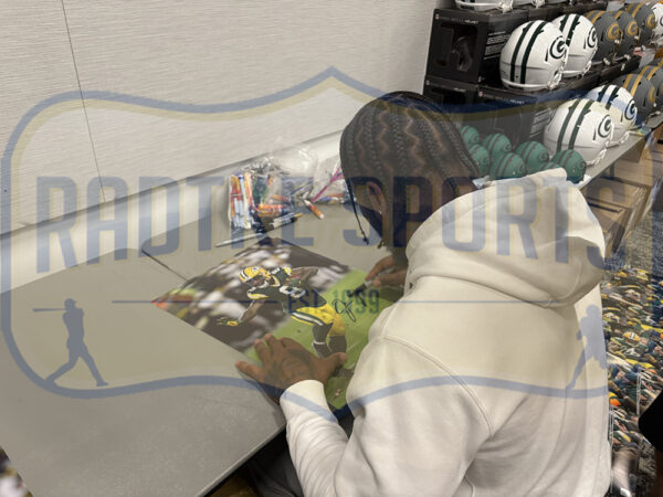 Josh Jacobs Signed Green Bay Packers Unframed 16x20 Running NFL Photo - Image 3