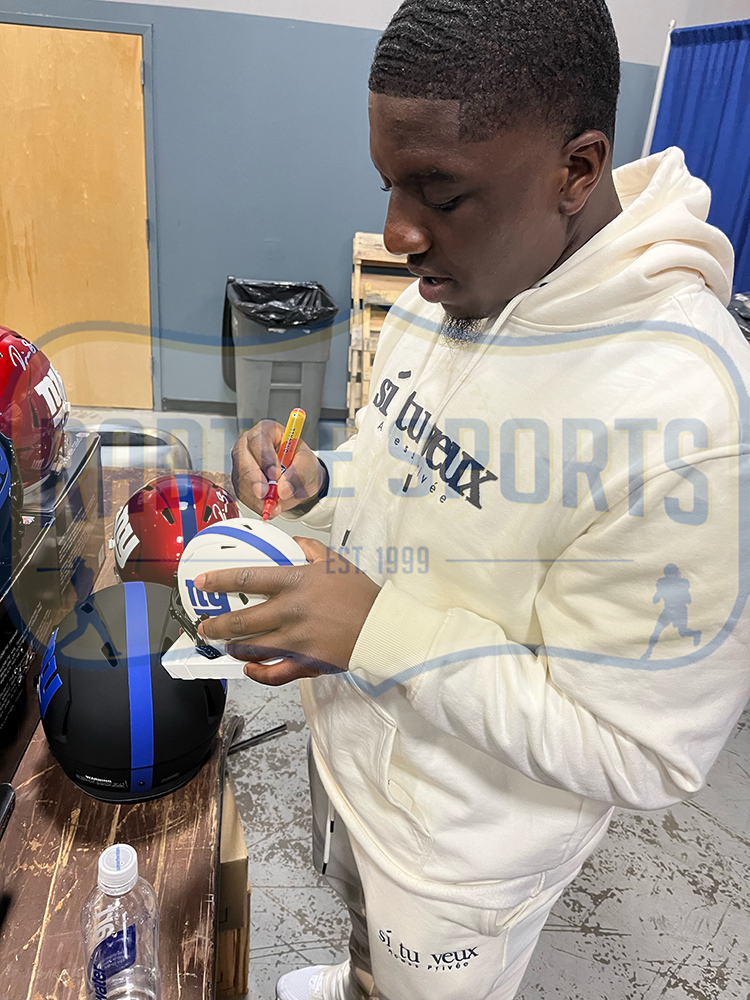 Devin Singletary Signed New York Giants Speed Lunar NFL Mini Helmet - Image 2