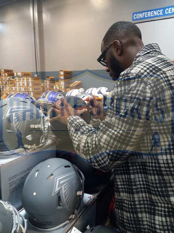 Drake London, Kyle Pitts & Bijan Robinson Signed Atlanta Falcons Speed Full Size Slate NFL Helmet - Image 4
