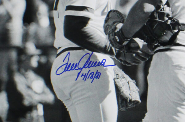 Tom Seaver Signed Cincinnati Reds Unframed 16x20 MLB Photo with "4/18/81" Inscription - Image 2