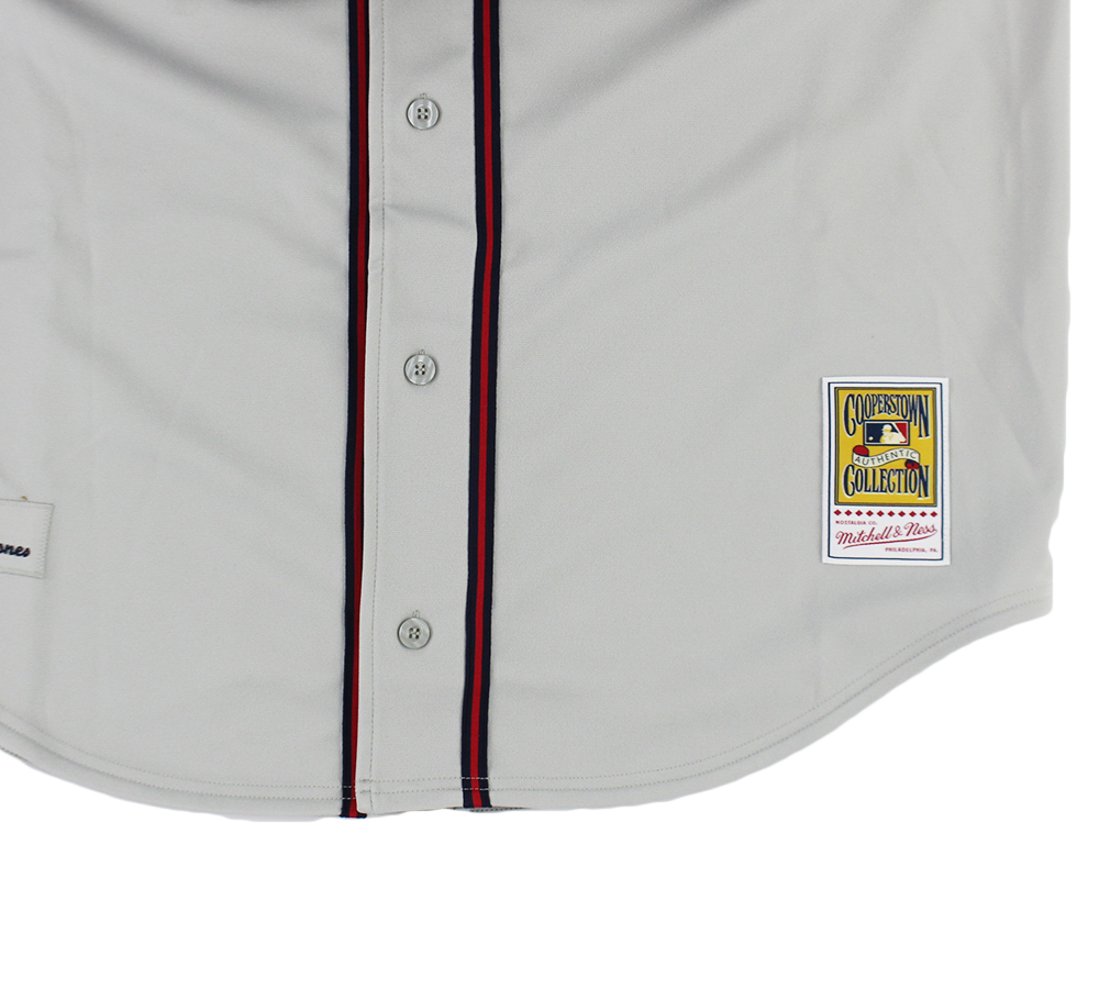 Chipper Jones Signed Atlanta Braves Mitchell & Ness Authentic Throwback Grey Jersey - Image 4