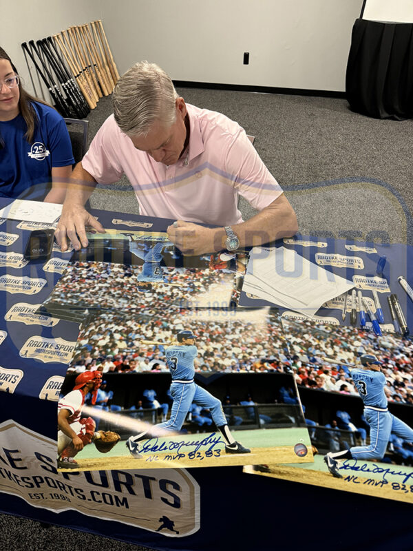Dale Murphy Signed Atlanta Braves Unframed 16x20 'Swinging' MLB Photo With "82, 83 NL MVP" Inscription - Image 2