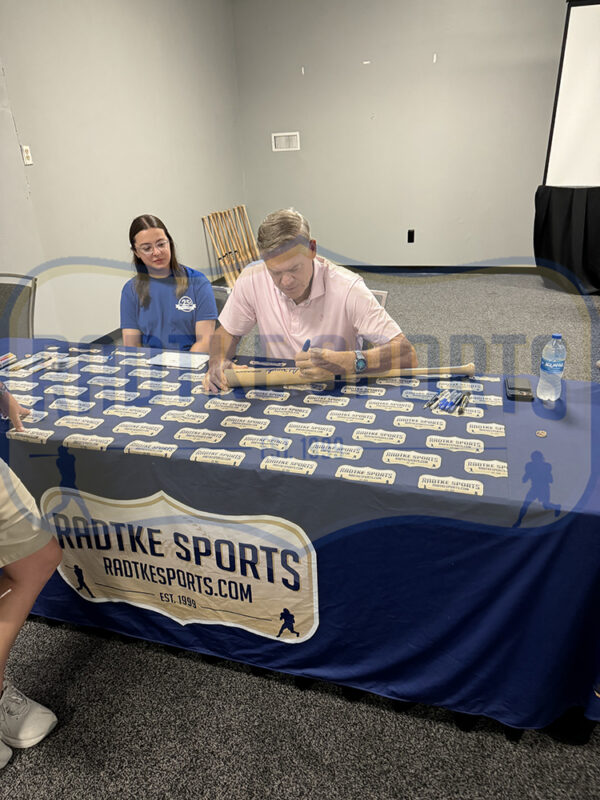 Dale Murphy Signed Atlanta Braves Louisville Slugger MLB Blonde Bat with "Last to Wear #3" Inscription - Image 5