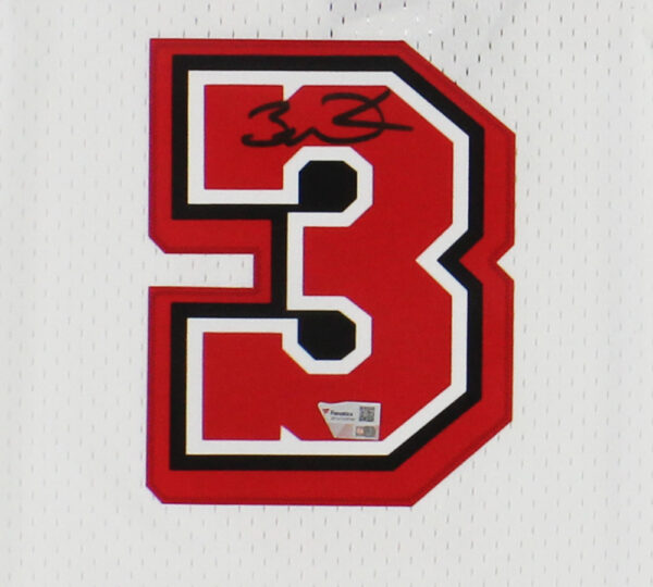 Dwayne Wade Miami Heat Mitchell & Ness White 05-06 Swingman NBA Jersey - Image 2