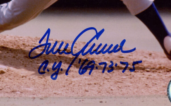 Tom Seaver Signed New York Mets Unframed 8x10 MLB Pitching Photo with "CY 69,73,75" Inscription - Image 2