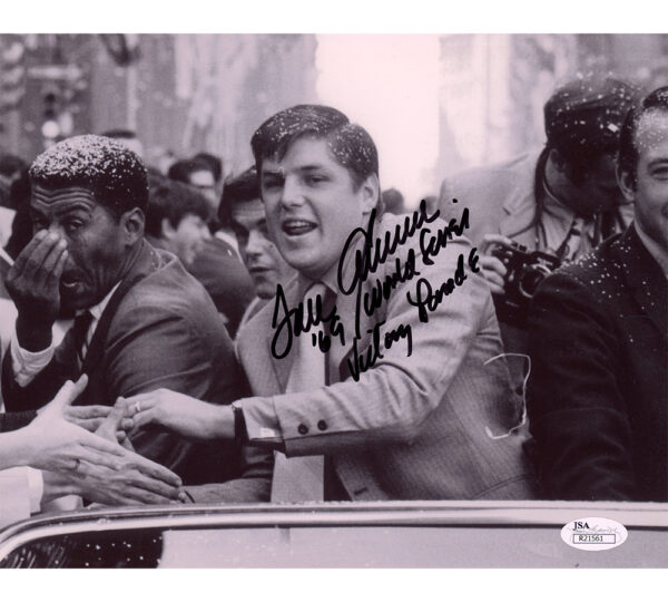 Tom Seaver Signed New York Mets Unframed 8x10 Black & White MLB Photo - Black Ink with "69 World Series Victory Parade" Inscription