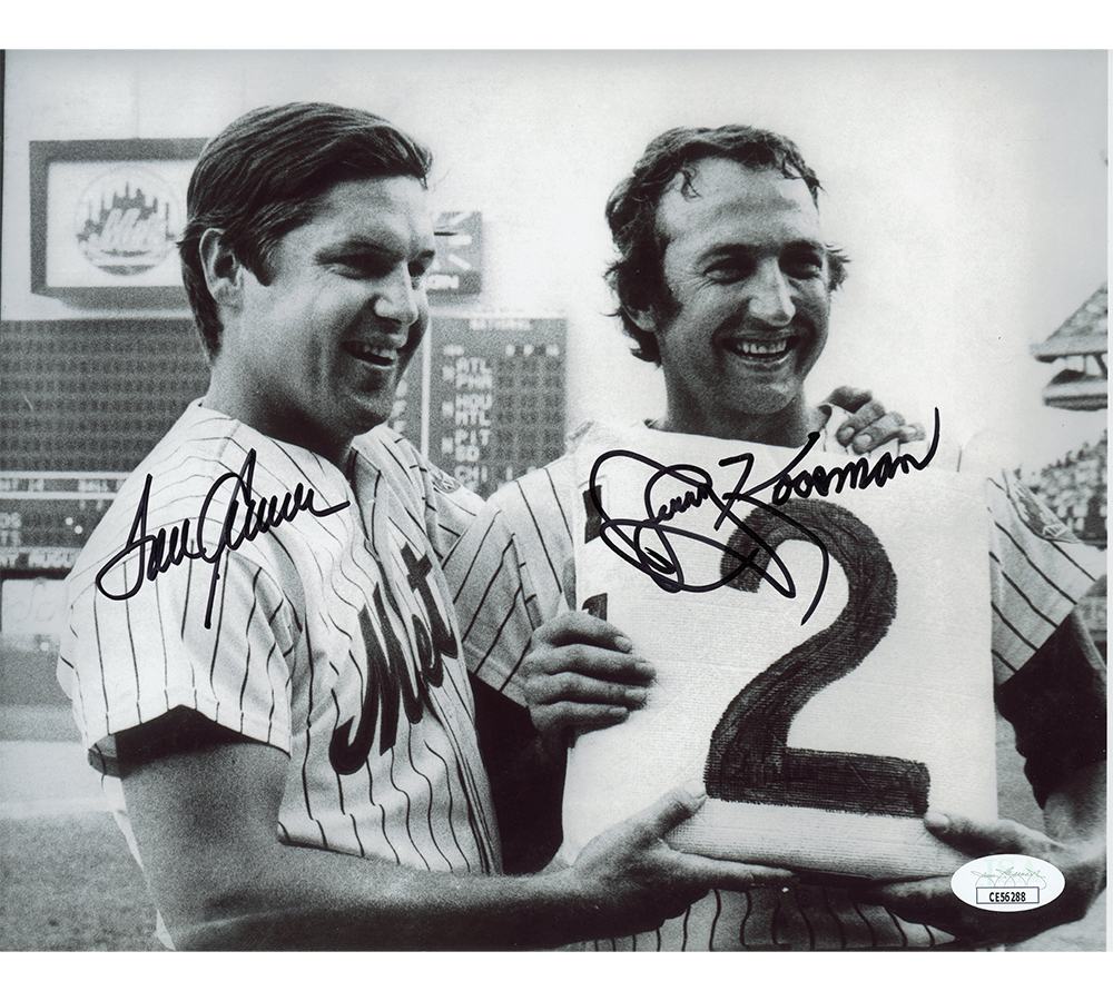Tom Seaver and Jerry Koosman Signed New York Mets Unframed 8x10 Black & White Holding Base MLB Photo - Black Ink