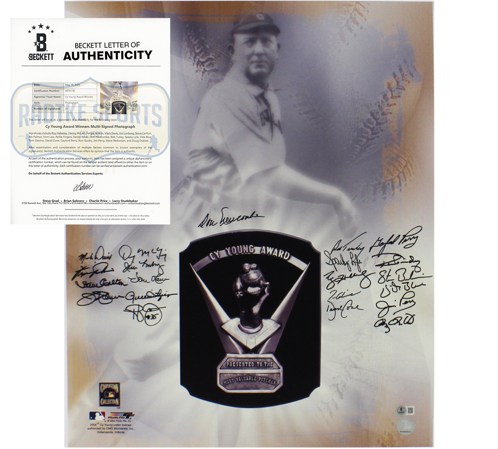 Multi Signed Unframed 20x24 CY Young Award MLB Photo with 21 signatures including Roy Halladay & Tom Glavine