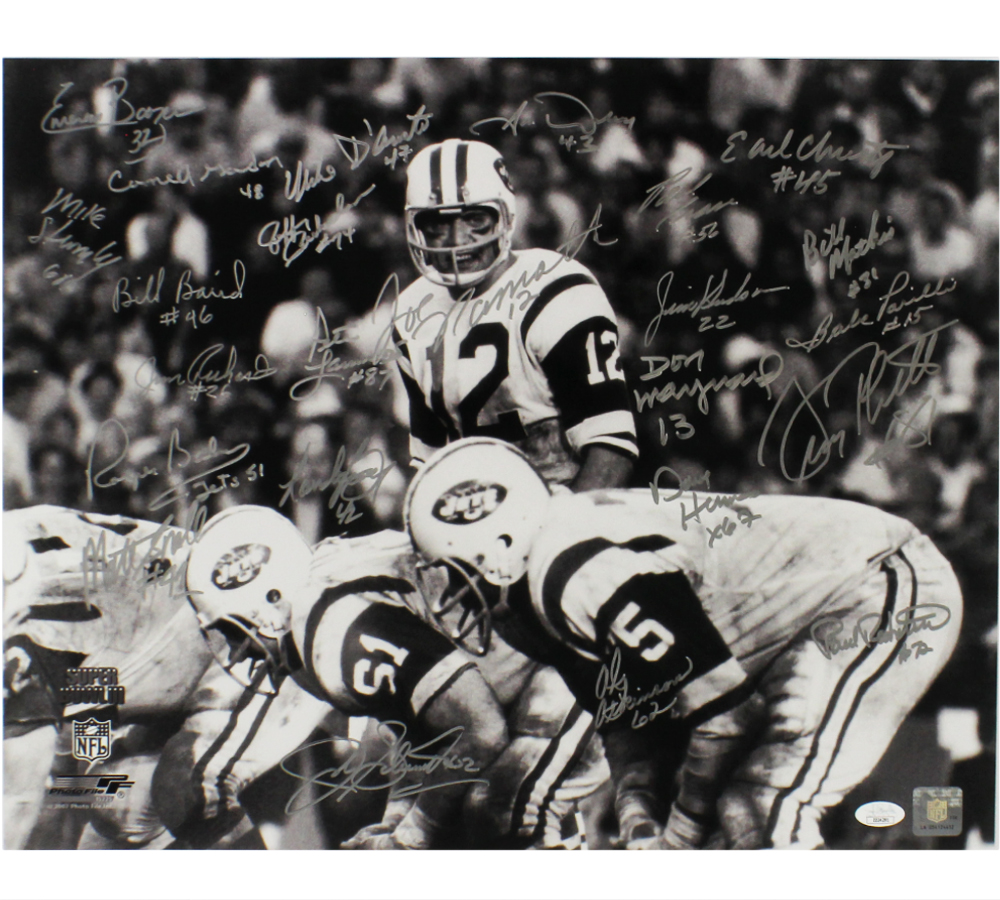 Joe Namath, Don Maynard Multi-Signed New York Jets Unframed 16x20 1968 Super Bowl III Black & White NFL Photo with 24 Signatures - Image 2