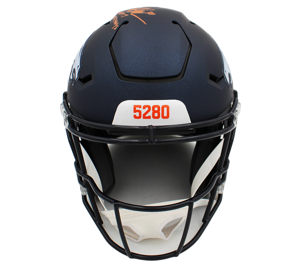 Terrell Davis Signed Denver Broncos Speed Flex Authentic NFL Helmet with "HOF 17 and 2x SB Champs" Inscriptions - Image 3