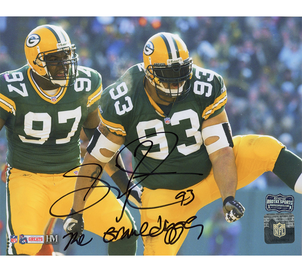 Gilbert Brown Signed Green Bay Packers Unframed 8x10 Leg Up Photo with "The Gravedigger" Inscription- Black Ink
