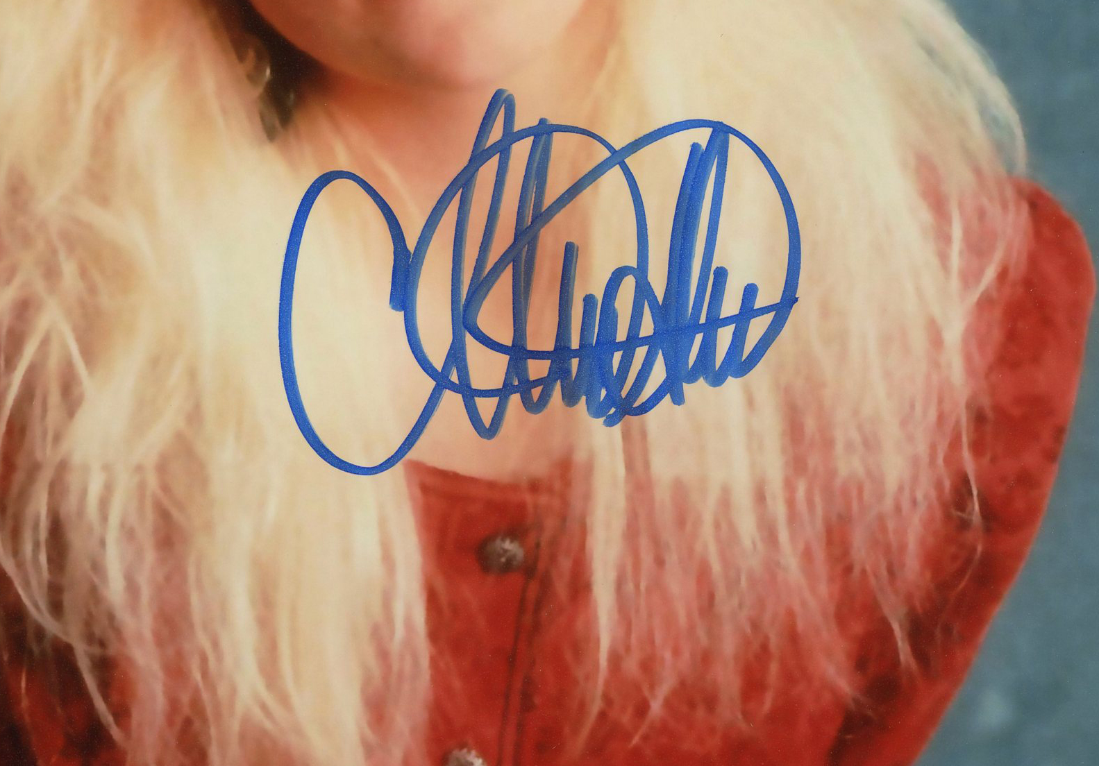 Christina Applegate Signed Married with Children Unframed 8x10 Red Outfit Photo - Image 2