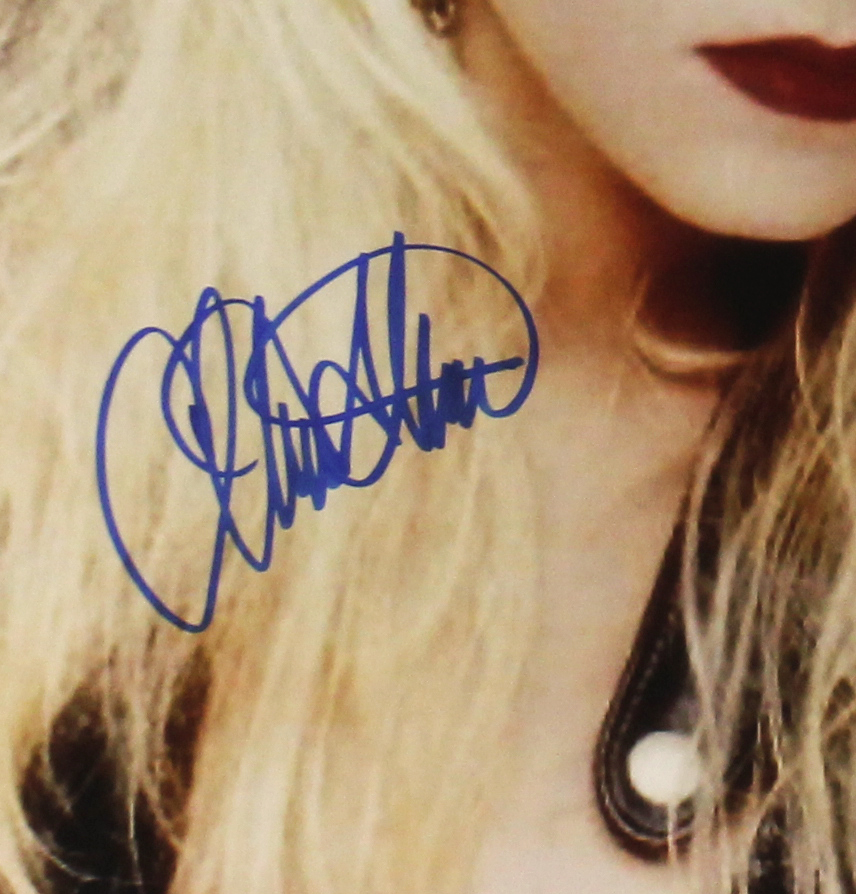 Christina Applegate Signed Married with Children Unframed 11x14 Close Up Hand by Ear Photo - Image 2
