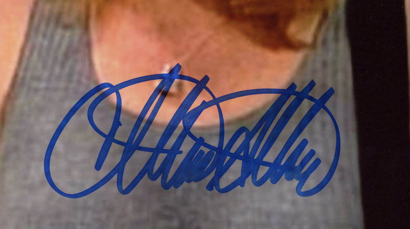 Christina Applegate Signed Married with Children Unframed 8x10 Hand in Air Photo - Image 2