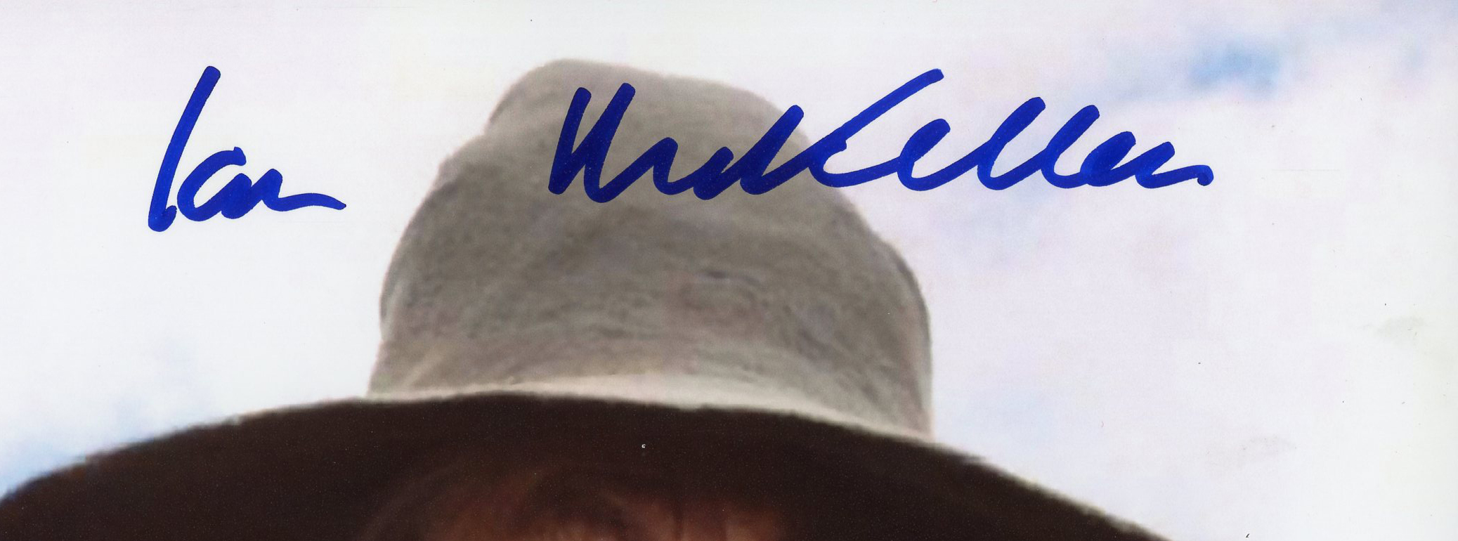 Ian McKellen Signed The Lord of the Rings Unframed 8x10 Gandalf Holding Staff Photo - Image 2