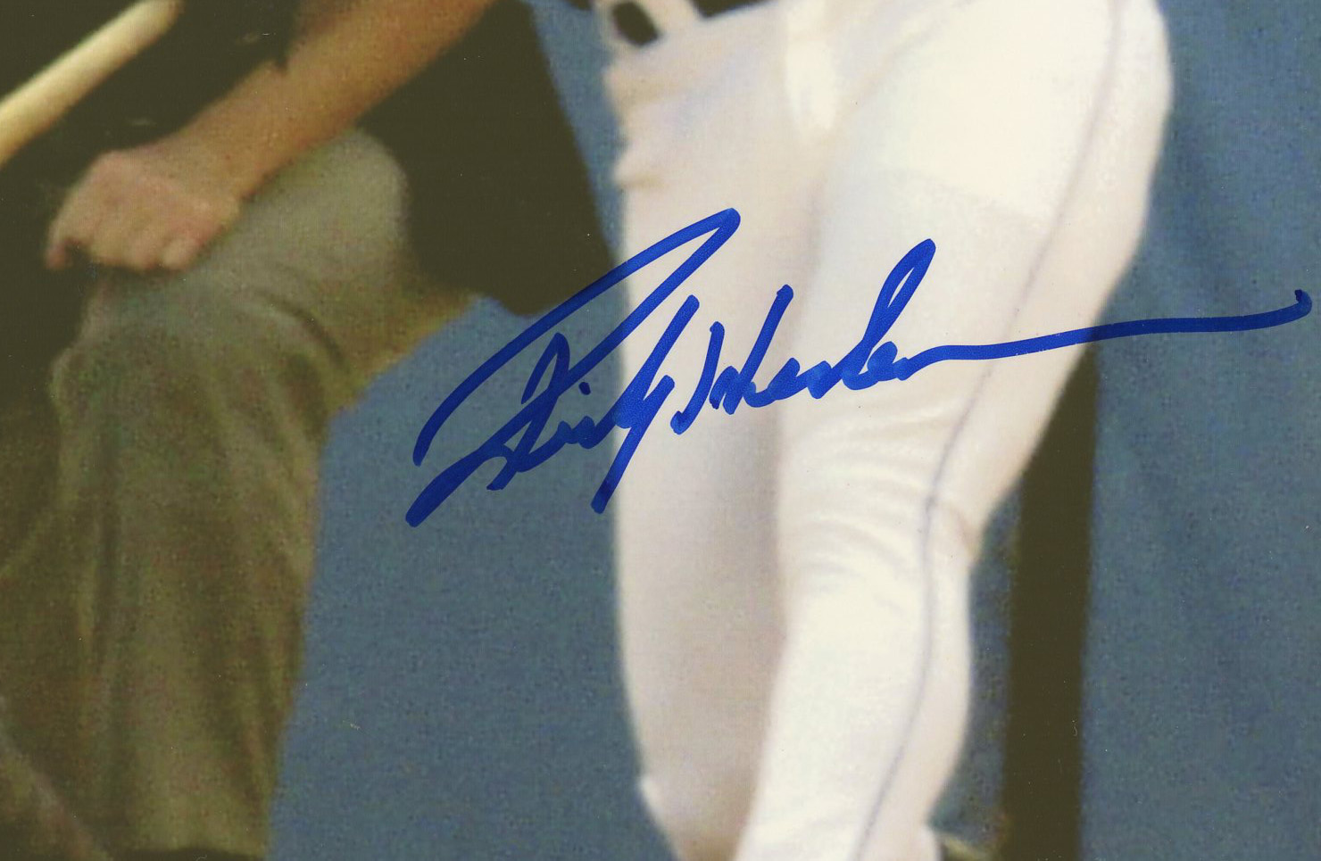 Rickey Henderson Signed San Diego Padres Unframed 8x10 Hitting Ball MLB Photo - Image 2