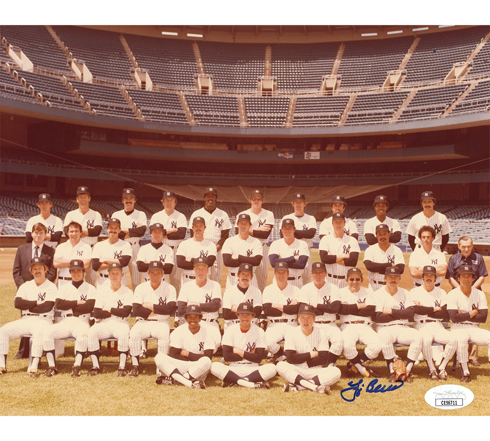 Yogi Berra Signed New York Yankees Unframed 8x10 MLB Team Photo
