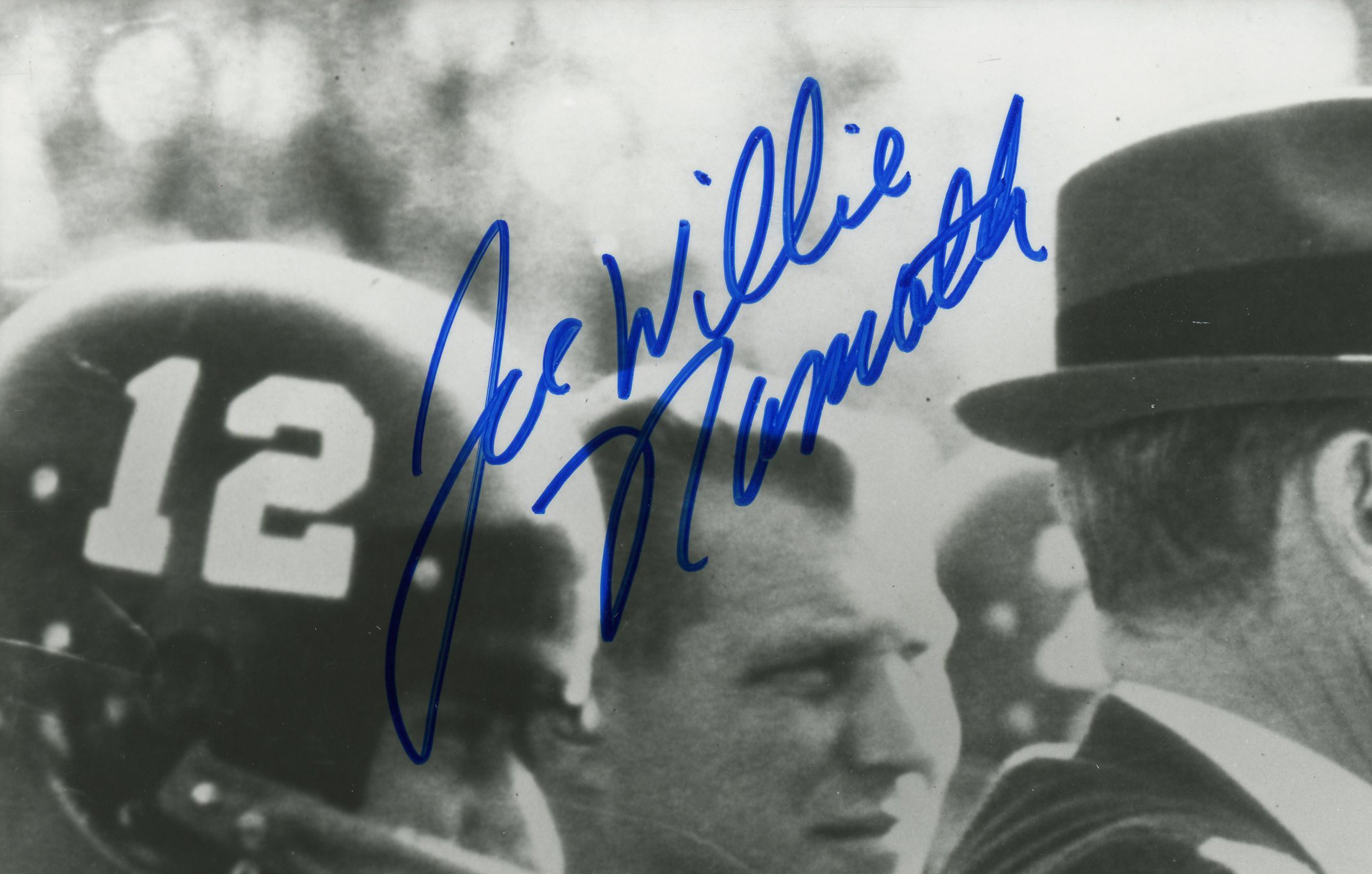 Joe Willie Namath Signed Alabama Crimson Tide Unframed 8x10 NFL Black & White Photo with Bear Bryant - Image 2