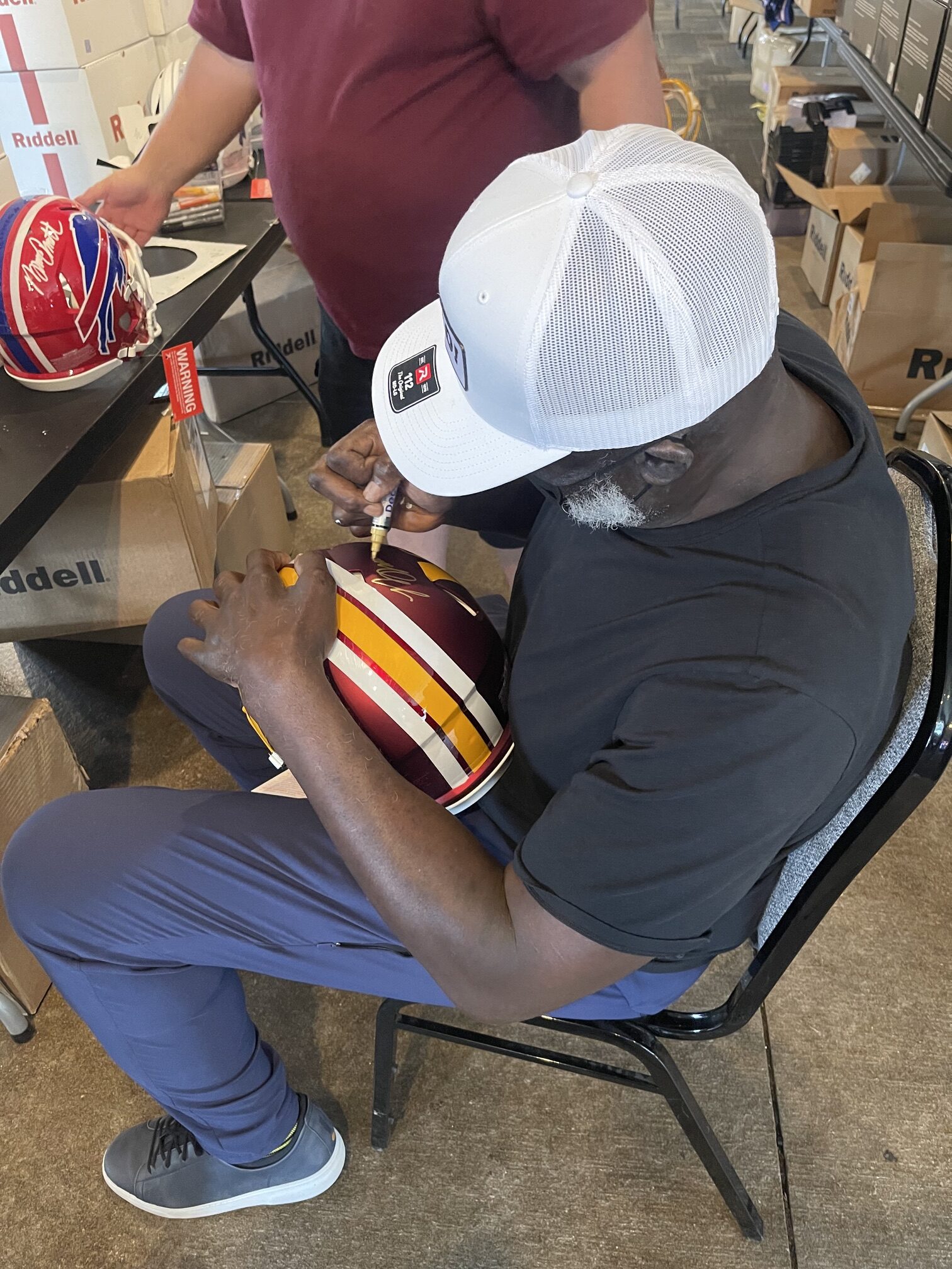 Bruce Smith Signed Washington Football Team Speed Authentic ALT 2025 NFL Helmet - Image 3