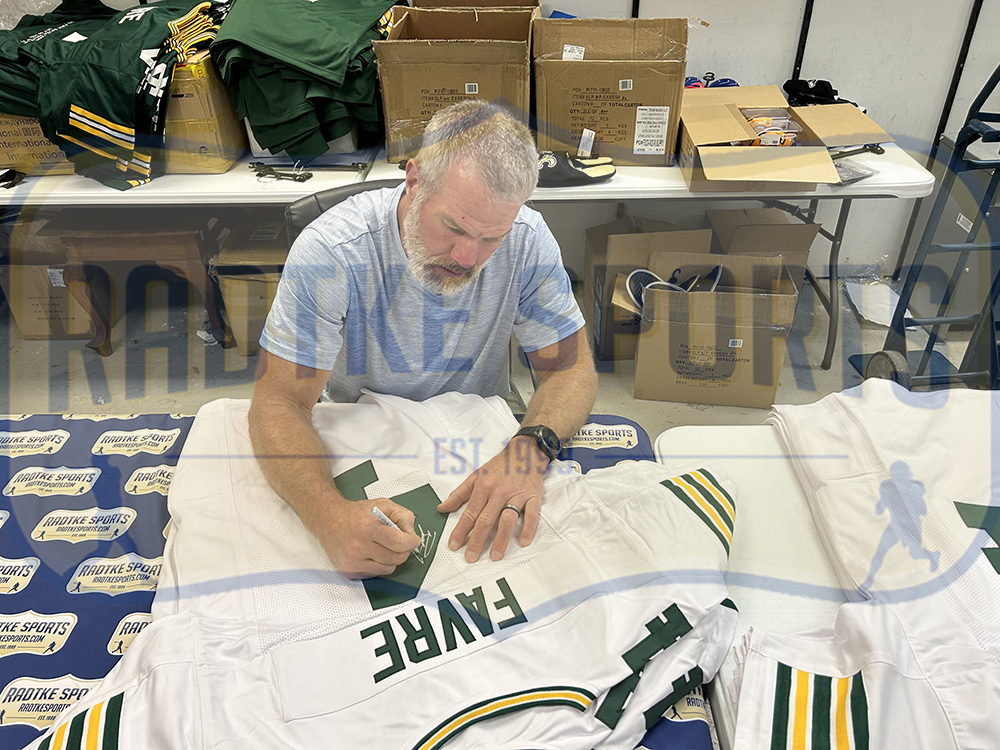 Brett Favre Signed Green Bay Packers Framed White NFL Jersey - Image 3