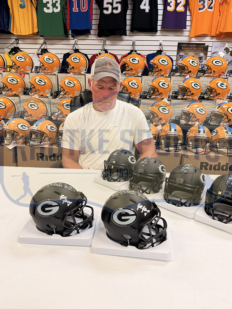 Brett Favre Signed Green Bay Packers Speed Salute to Service 5 NFL Mini Helmet - Image 2