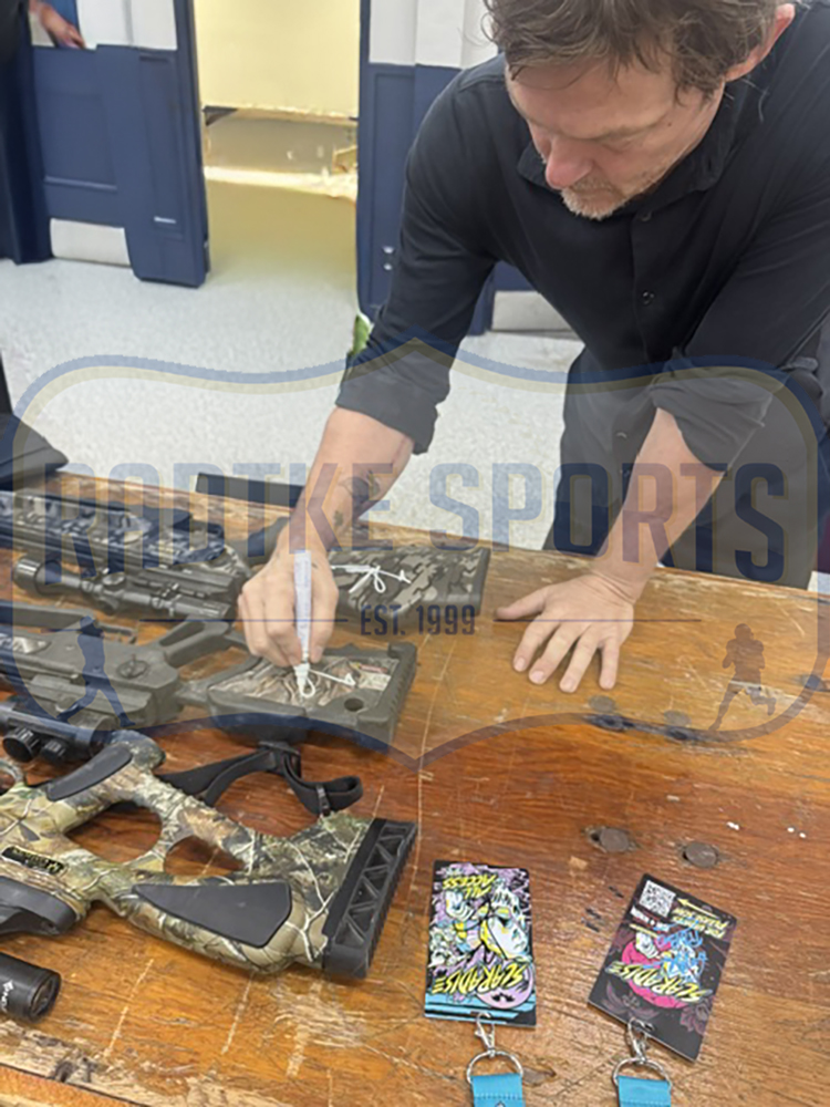 Norman Reedus Signed The Walking Dead Horton Scout HD 125 Crossbow - Image 4